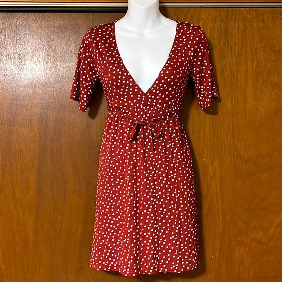 Polka dotted Wrap Dress - Picture 3 of 8